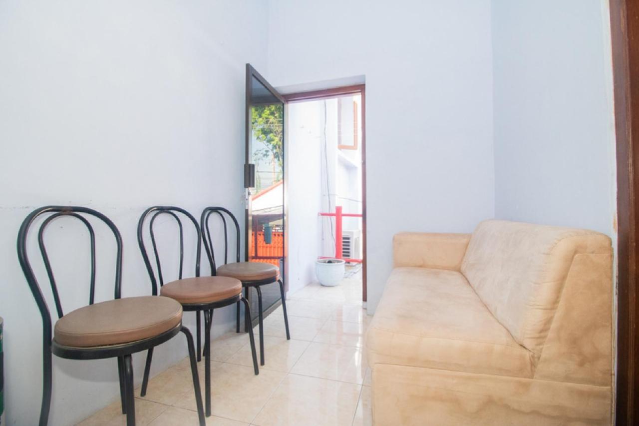 Reddoorz Near Pantai Boom Hotell Banyuwangi  Exteriör bild