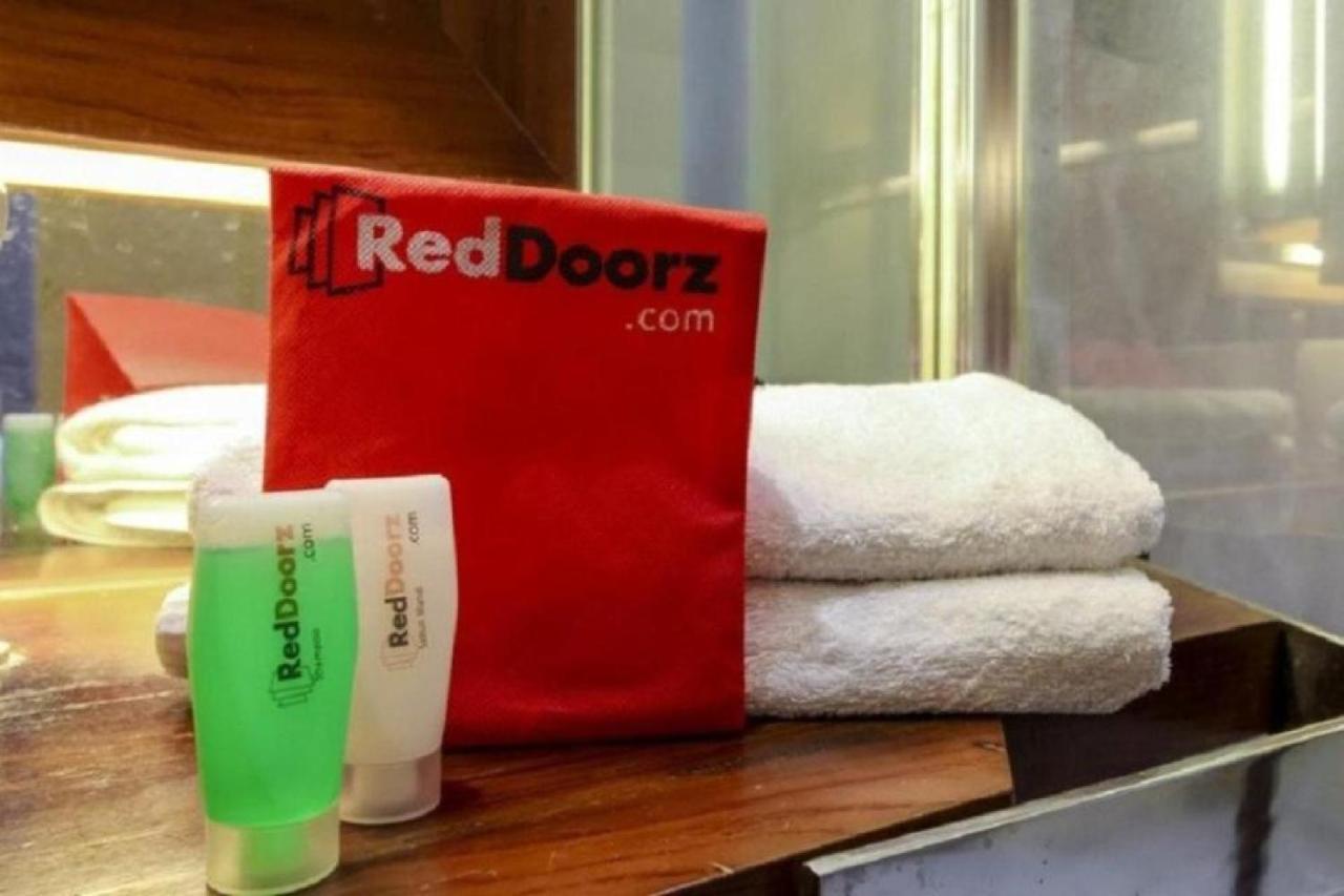 Reddoorz Near Pantai Boom Hotell Banyuwangi  Exteriör bild