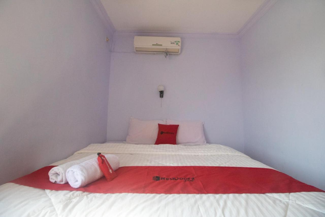 Reddoorz Near Pantai Boom Hotell Banyuwangi  Exteriör bild