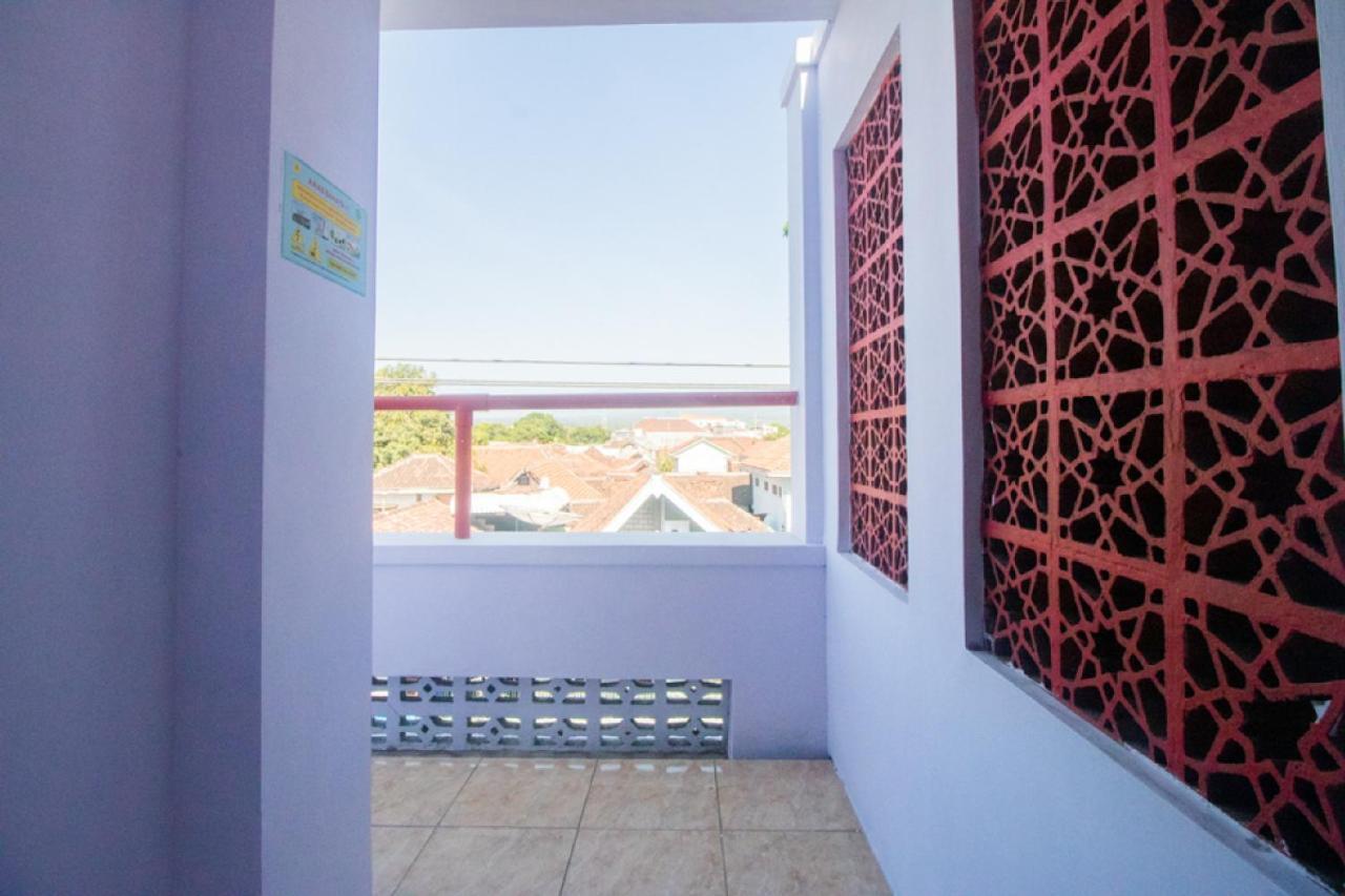 Reddoorz Near Pantai Boom Hotell Banyuwangi  Exteriör bild